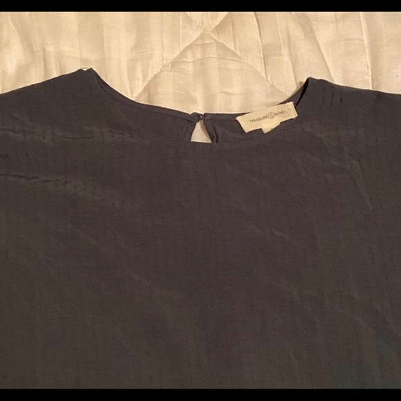 NWT Treasure Bond Long Sleeve Blouse Blue Slate Key Hole Button Back Sz Small - Picture 6 of 8